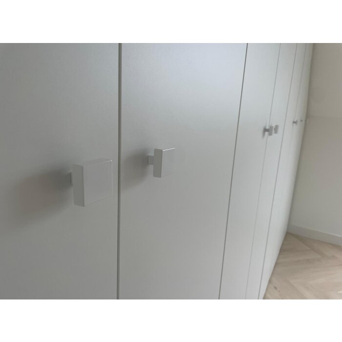 I.B.E. Matt white square furniture knob 30x30x24 mm