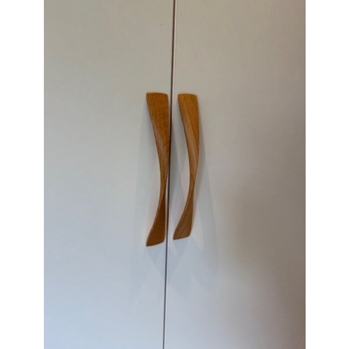 Furnipart Furnipart furniture handles TWIST - wood - lacquered/unlacquered