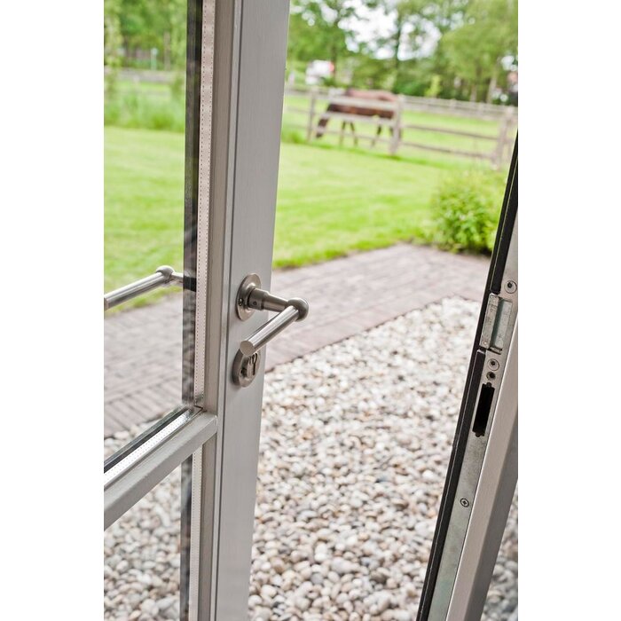 Formani FERROVIA FVT100/48 door handle on rosette in matte stainless steel