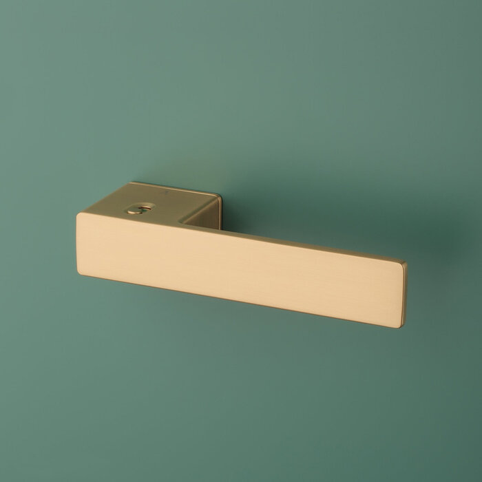 Aprile Solid matt gold APRILE door handles LUDISIA