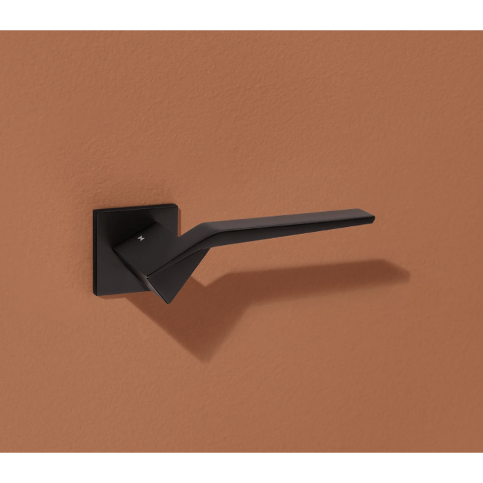 Fimet Schwarze Türgriffe „Origami“ auf quadratischer Rosette