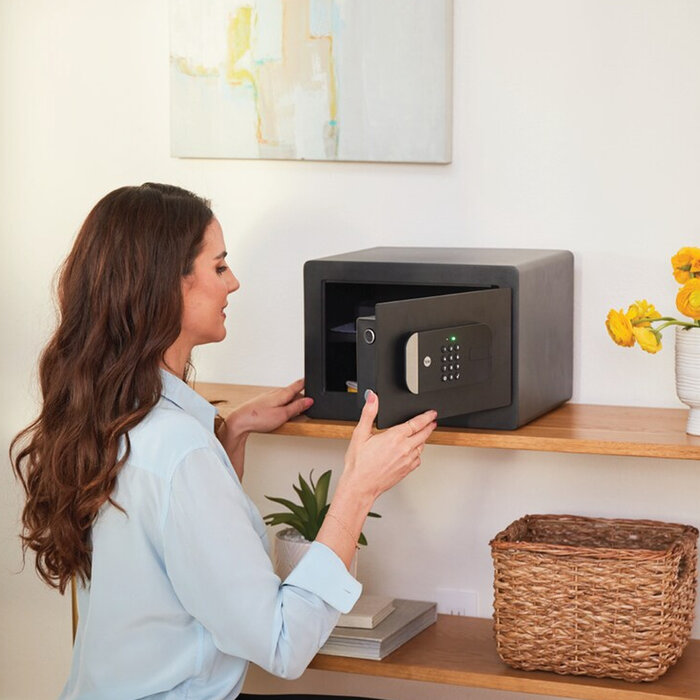 Yale Yale slimme kluis met alarm - bedienbaar via bluetooth of wifi - YSS/250/EB1