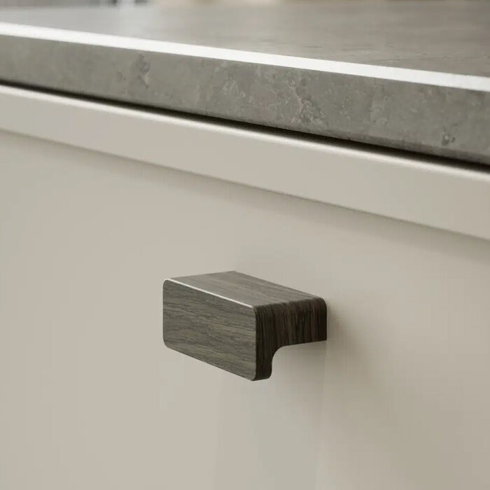 Furnipart Möbelgriff ELAN – Dunkelbraune Eiche