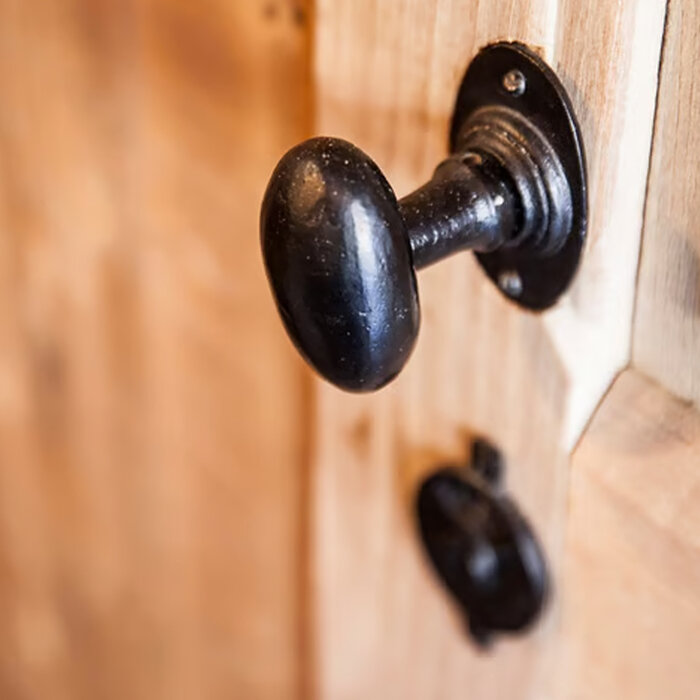 Dauby Pair of DAUBY CD door knobs BT1020 on rosette R1508 - Black (N)