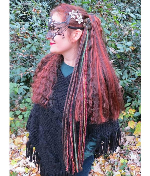 Fantasy feather hair extensions and hair jewelry with ostrich and peacock  feathers and in all hair colors. - Magic Tribal Hair - Melanie Penners -  Schlegelstr. 30 - 50935 Cologne, Germany - VAT IDs DE288887298 & GB410444738