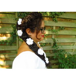 Cowry Bollywood Flowers white