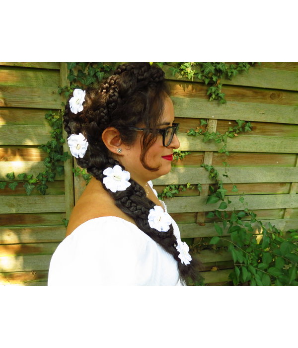 Cowry Bollywood Flowers white