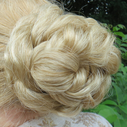 Natural Messy Chignon braided M
