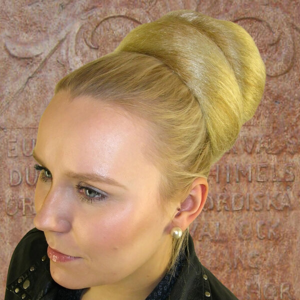 Layered Diva Bun, Lagendutt L