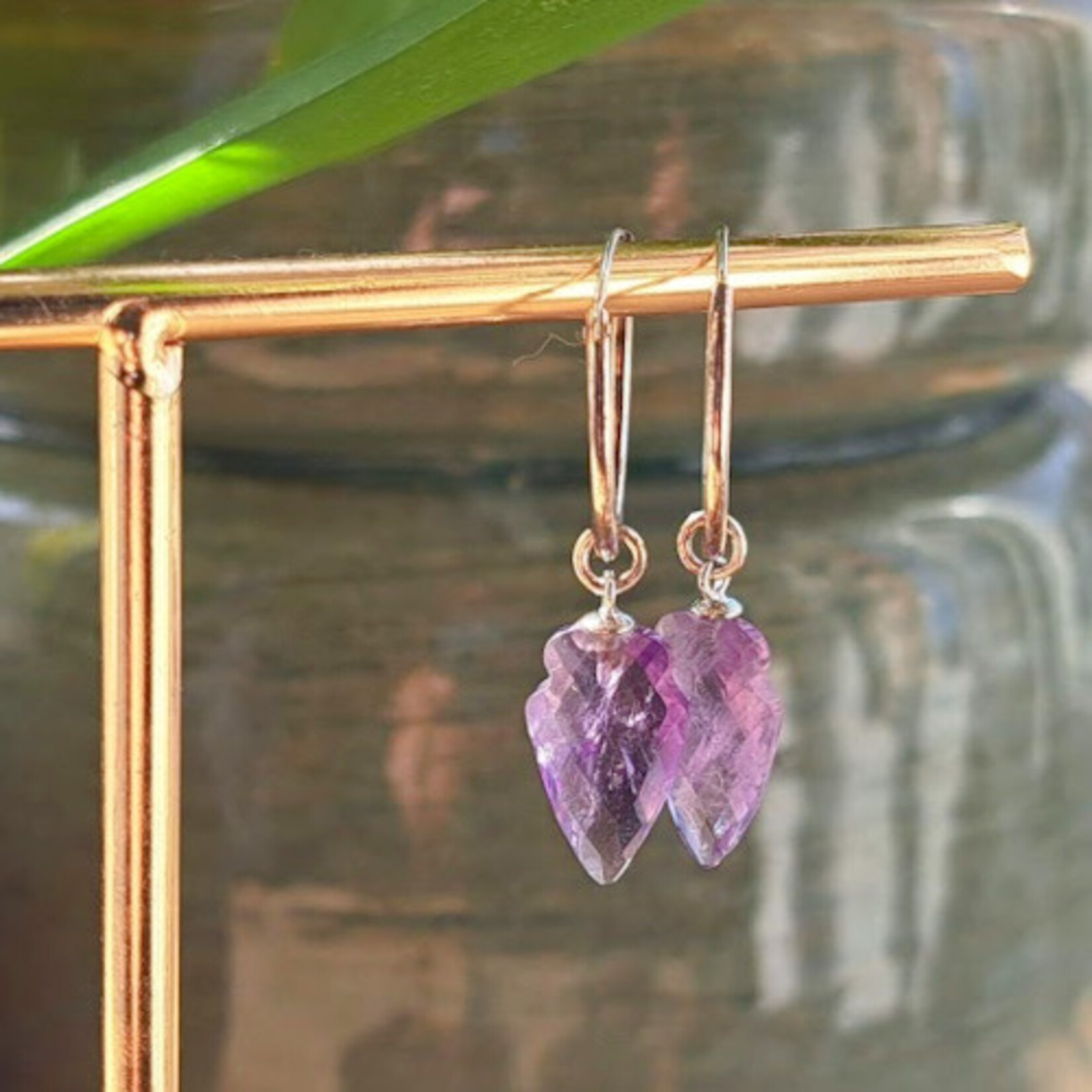 De Maan is rond Oorringen met amethyst hanger