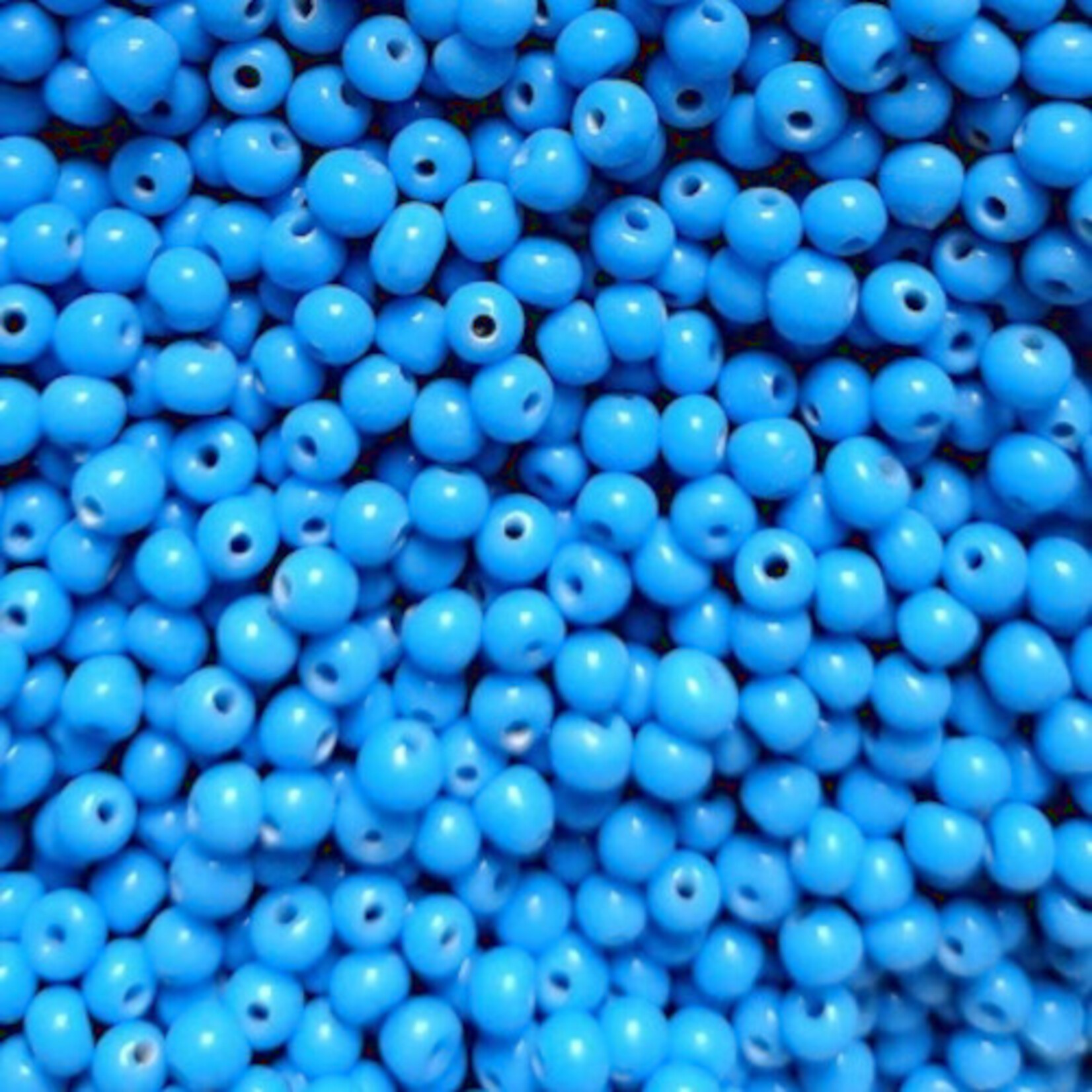 Glaskraal blauw 4 mm (50x)