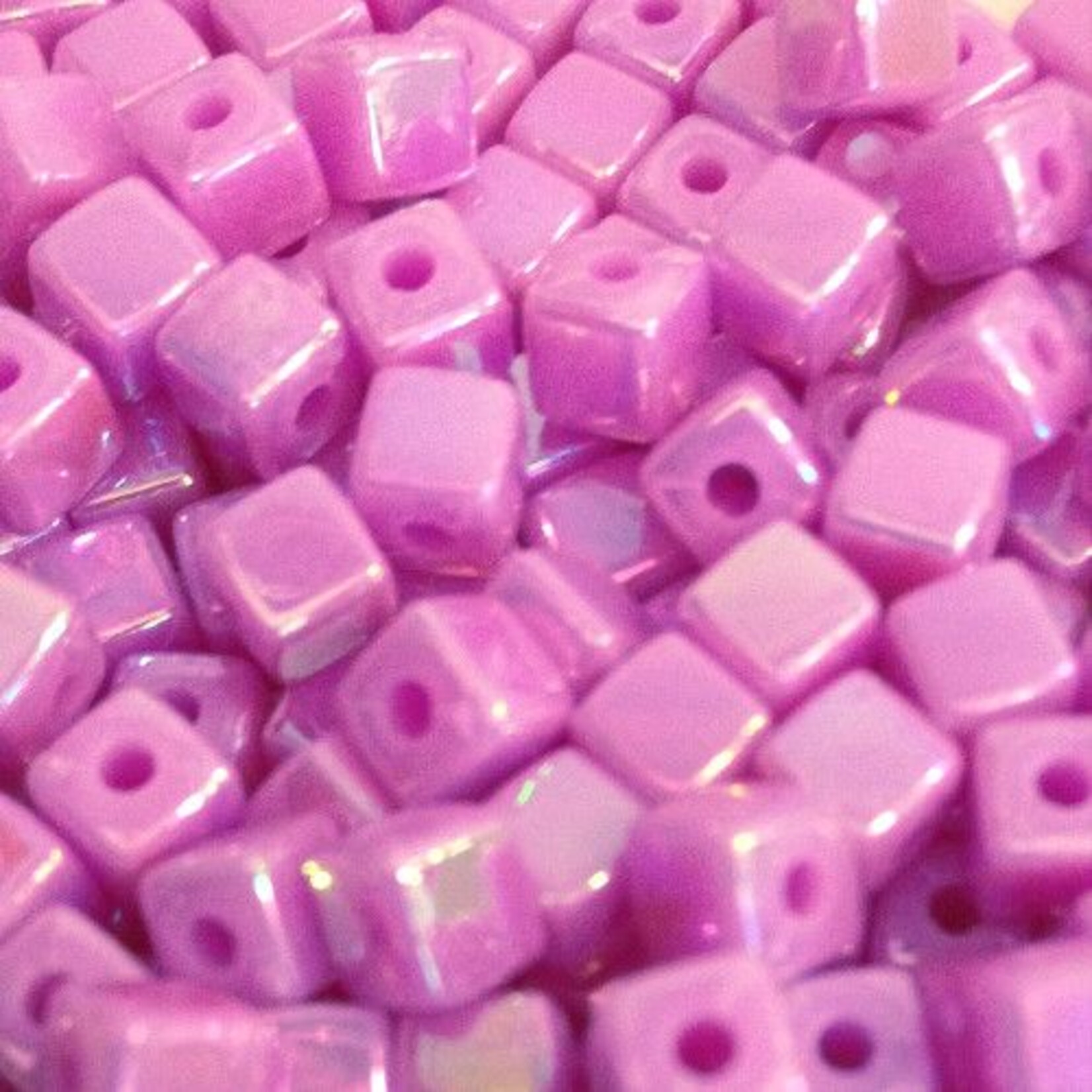 Blokjeskraal lila 4 mm (50x)