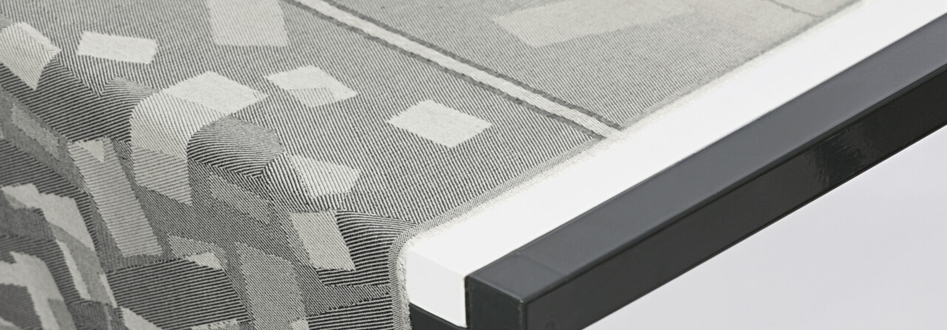 | RE_WORK table runner