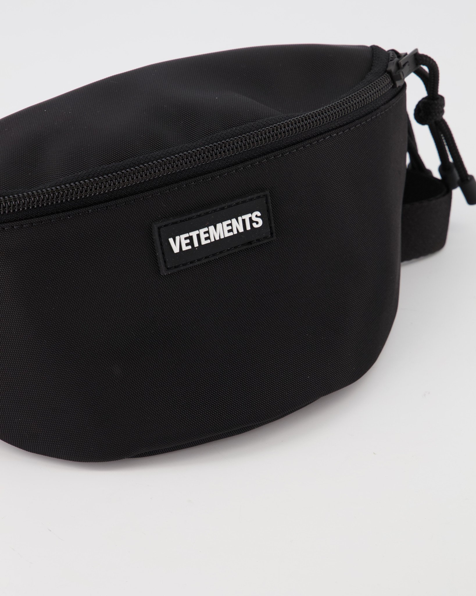 新品 VETEMENTS Stamped Logo Fanny Pack