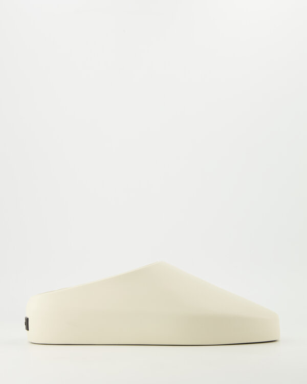 California Slip-ons Greige
