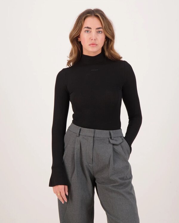 Amber Body Zwart