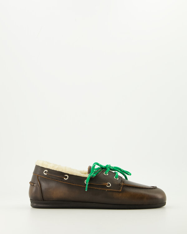 Bootsschuh aus Lammfell Dunkelbraun