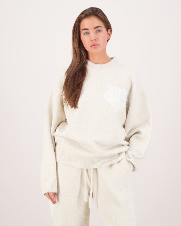 Monogramm-Emblem Flauschiger Strickpullover Beige