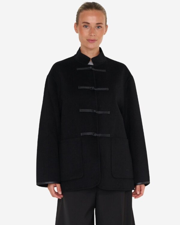 Nia Wool Jas Zwart