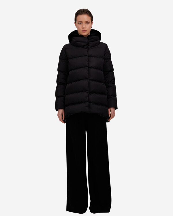 A-Shape Satin Down Jacket Zwart