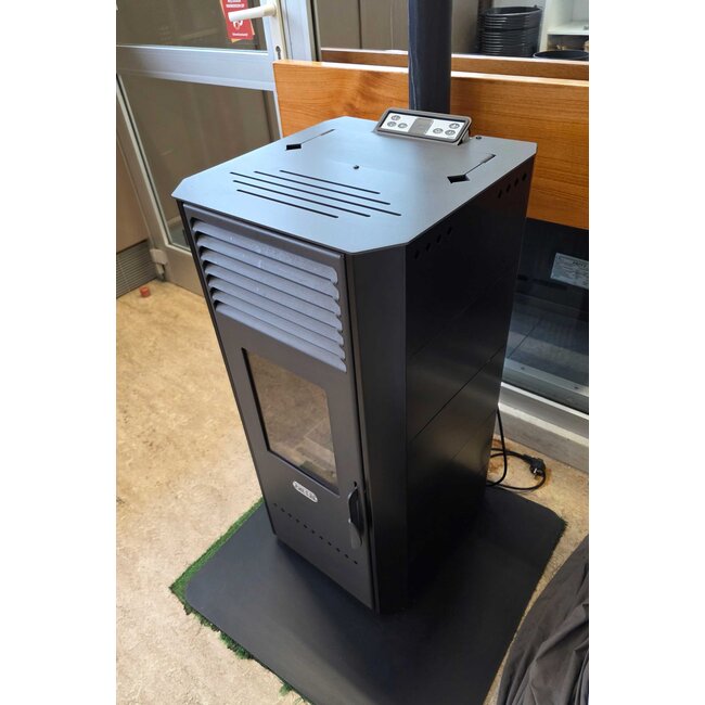 Green Pelletkachel 8 kW - showroom model