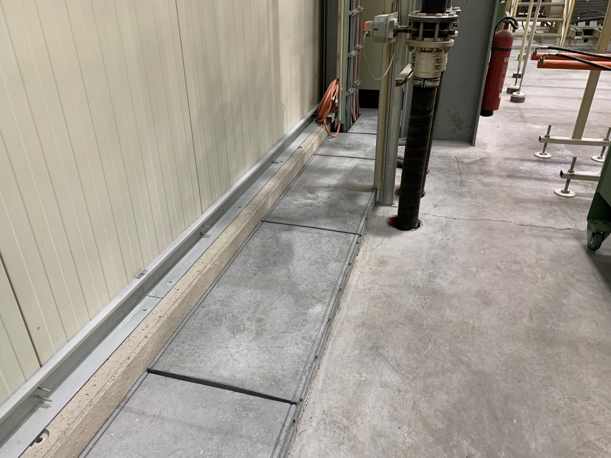 Kabelkanal im Gewerbegebäude