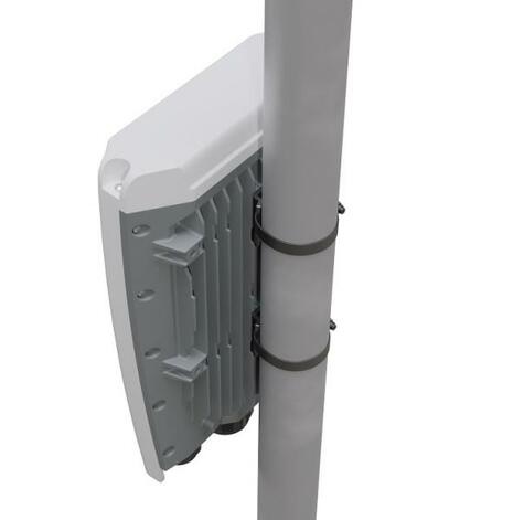 MikroTik Cloud Router Switch 504-4XQ-OUT