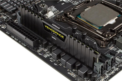 Corsair 8GB DDR4/3000 Vengeance LPX CL16 Zwart Retail