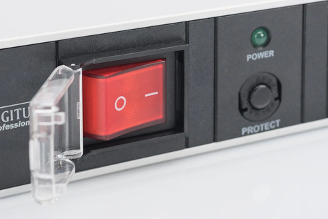 DIGITUS Stekkerdoos met aluminium profiel en overbelastingsbeveiliging, 7-voudige contactdoos met randaarde, 2 m kabel met randaarde stekker