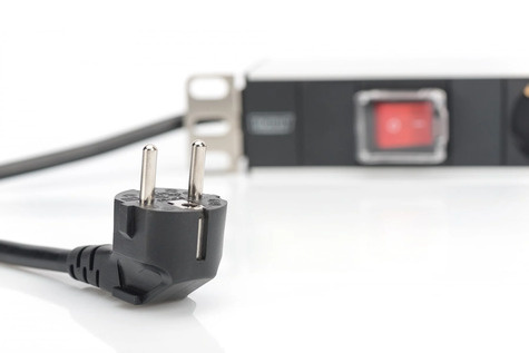 DIGITUS Stekkerdoos 7-voudig schakelaar Alu 2m voedingskabel