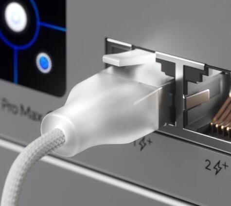 Ubiquiti UniFi Premium Patch Cable Cat6A, 8m (white)