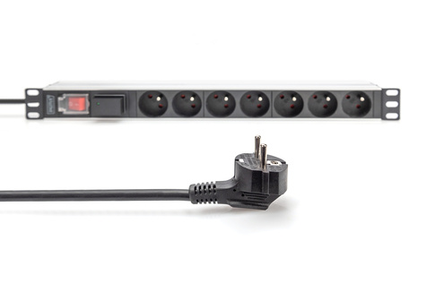 DIGITUS 1U aluminium contactdoosstrip, 7x CEE 7/5 16A stekker, 250VAC 50/60Hz, met schakelaar
