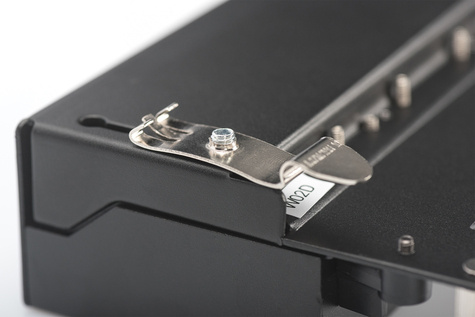 DIGITUS DIN rail montageset voor desktop patchpaneel 2x M5-schroeven, 2x hoedrails