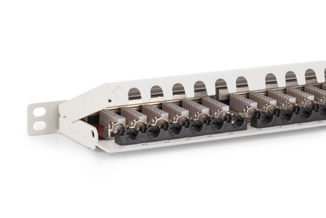 DIGITUS CAT 6A EA patchpaneel, afgeschermd, 24-poorts RJ45 Stofkap, 8P8C, 0,5U, grijs RAL 7035