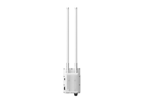 Milesight UG67 LoRaWAN gateway