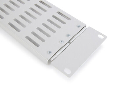 DIGITUS 2U blinde afdekking met ventilatierooster en scharnier grijs (RAL 7035)