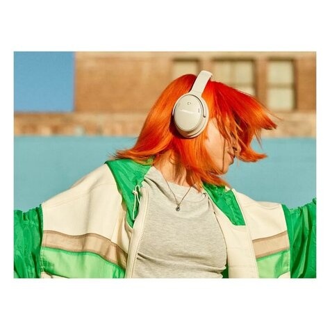 BOSE QuietComfort Headphones white