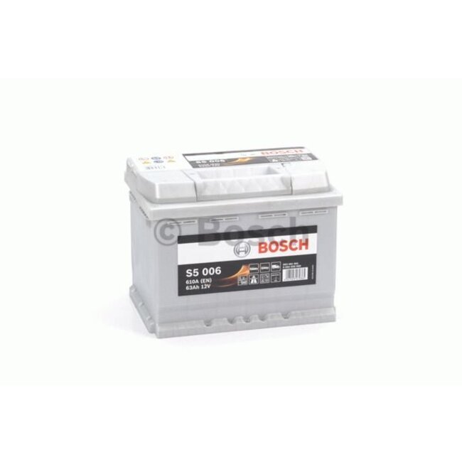 Bosch Auto accu 12 volt 63 ah Type S5 006 + links