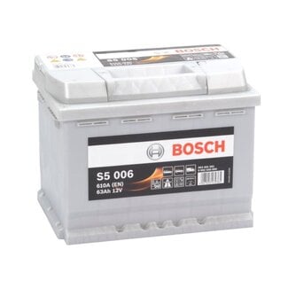 Bosch Auto accu 12 volt 63 ah Type S5006 + links