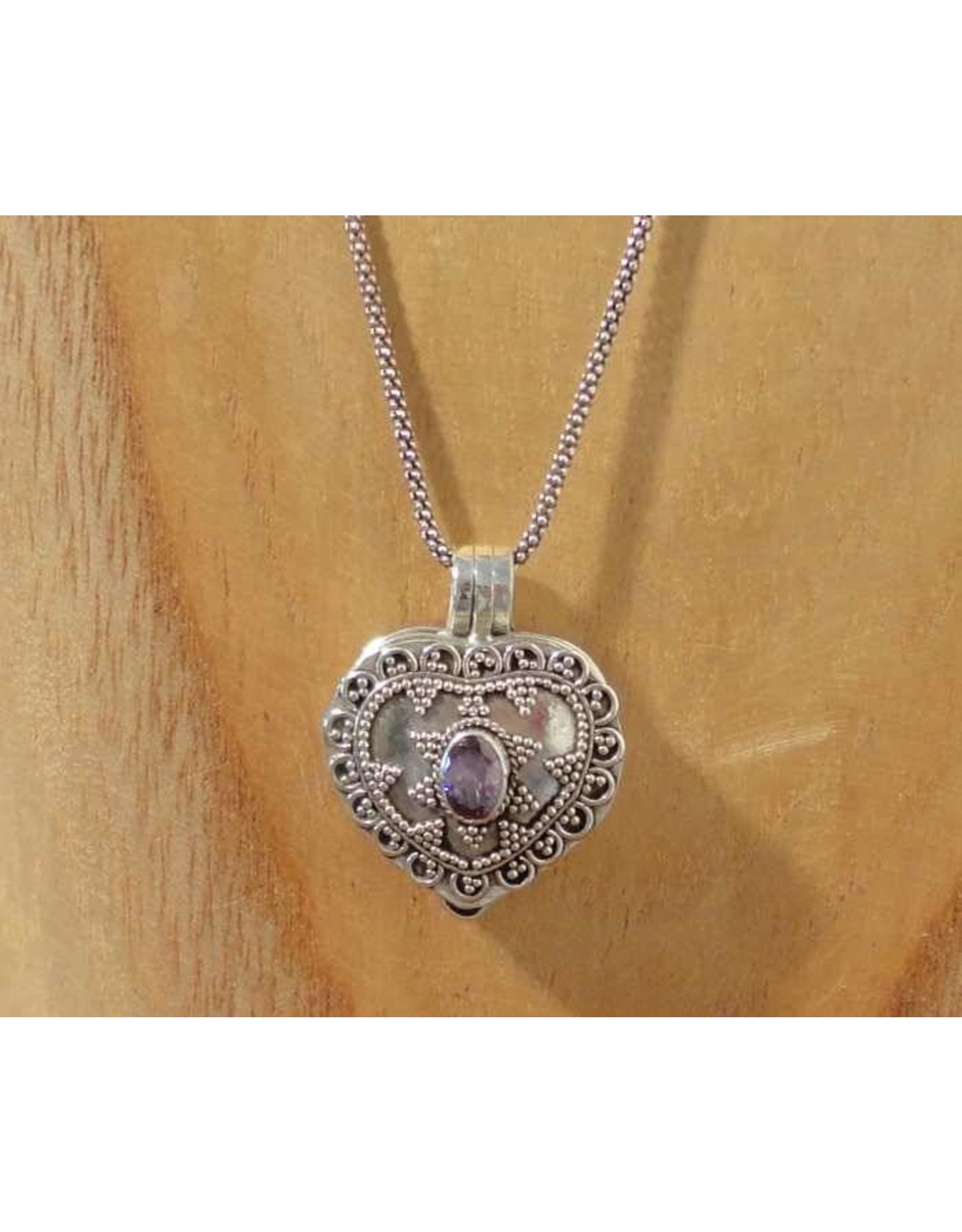 Keepsake locket heart amethyst