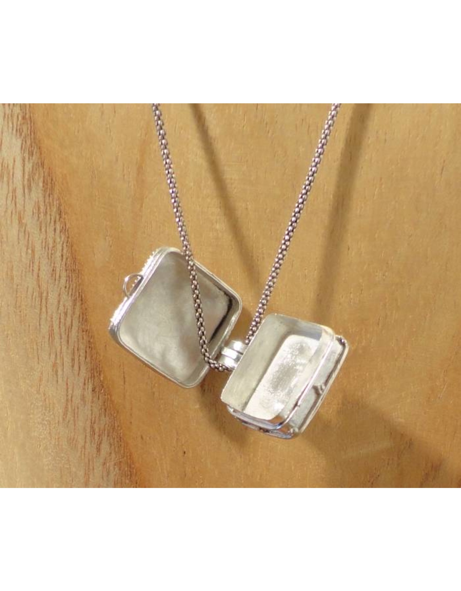 Keepsake locket square amethyst