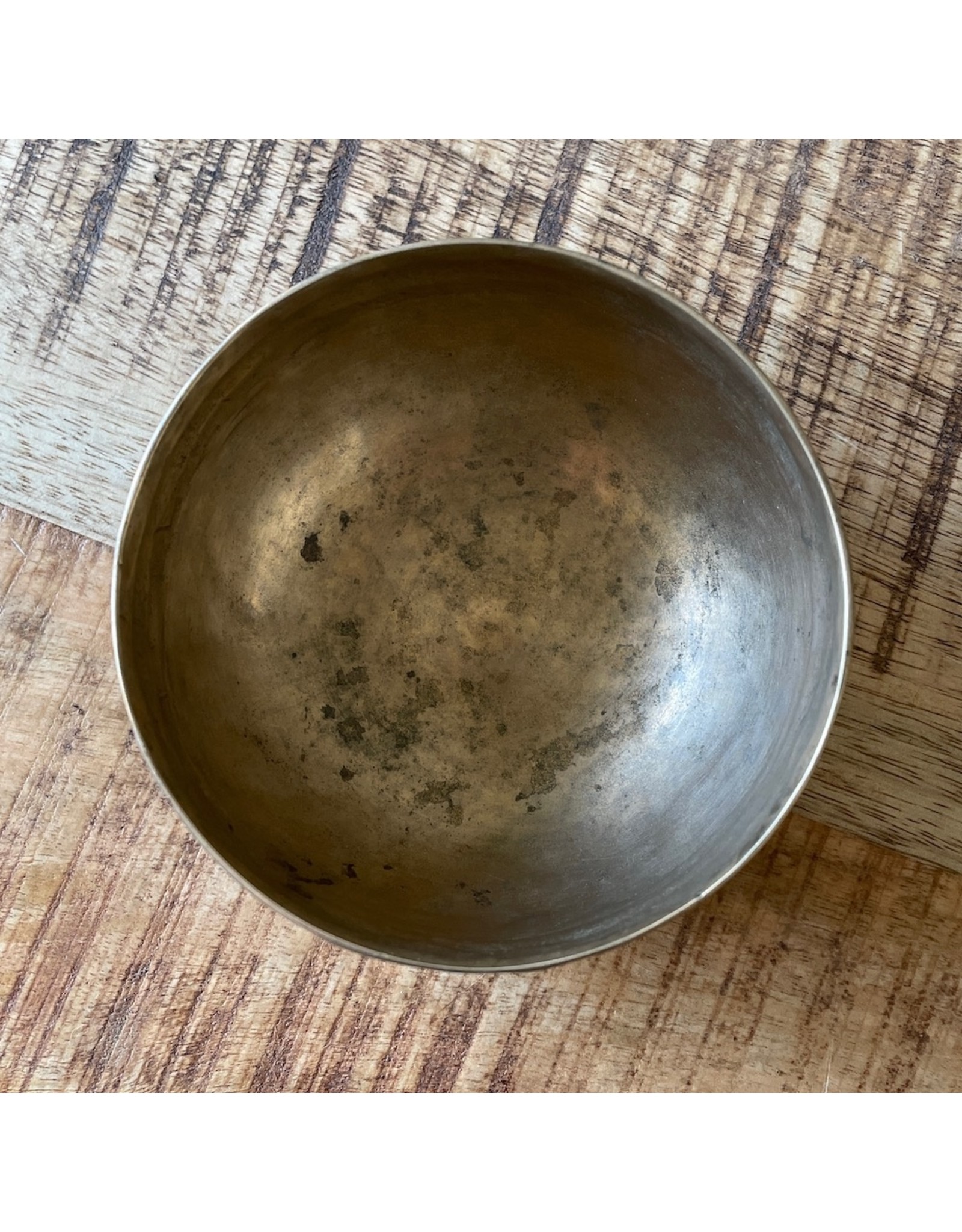 Dakini antique singing bowl Thadobati 10 cm
