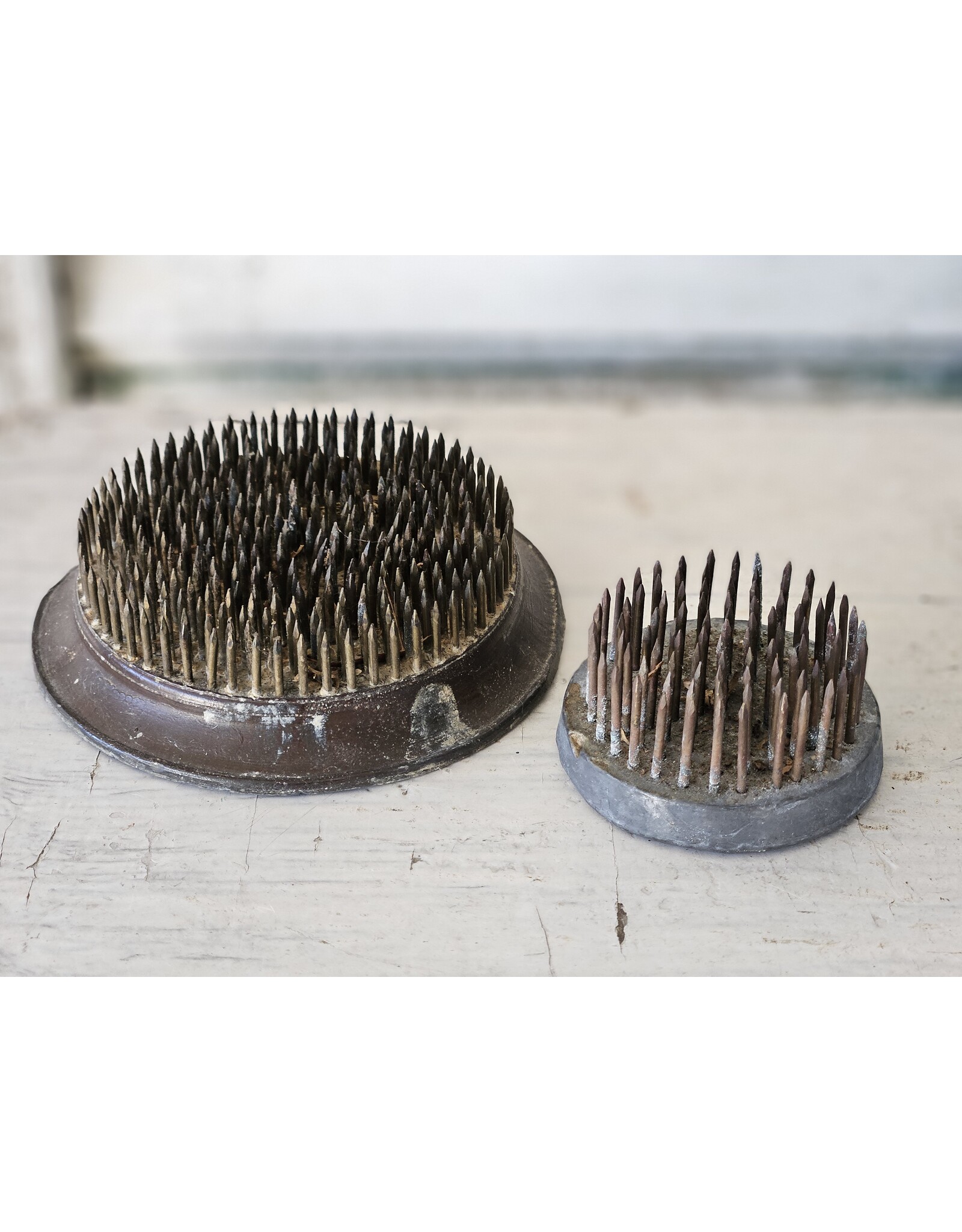 Pique Fleur, bloemsteker metaal