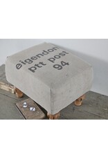 Voetenbankje,  poefje oud linnen