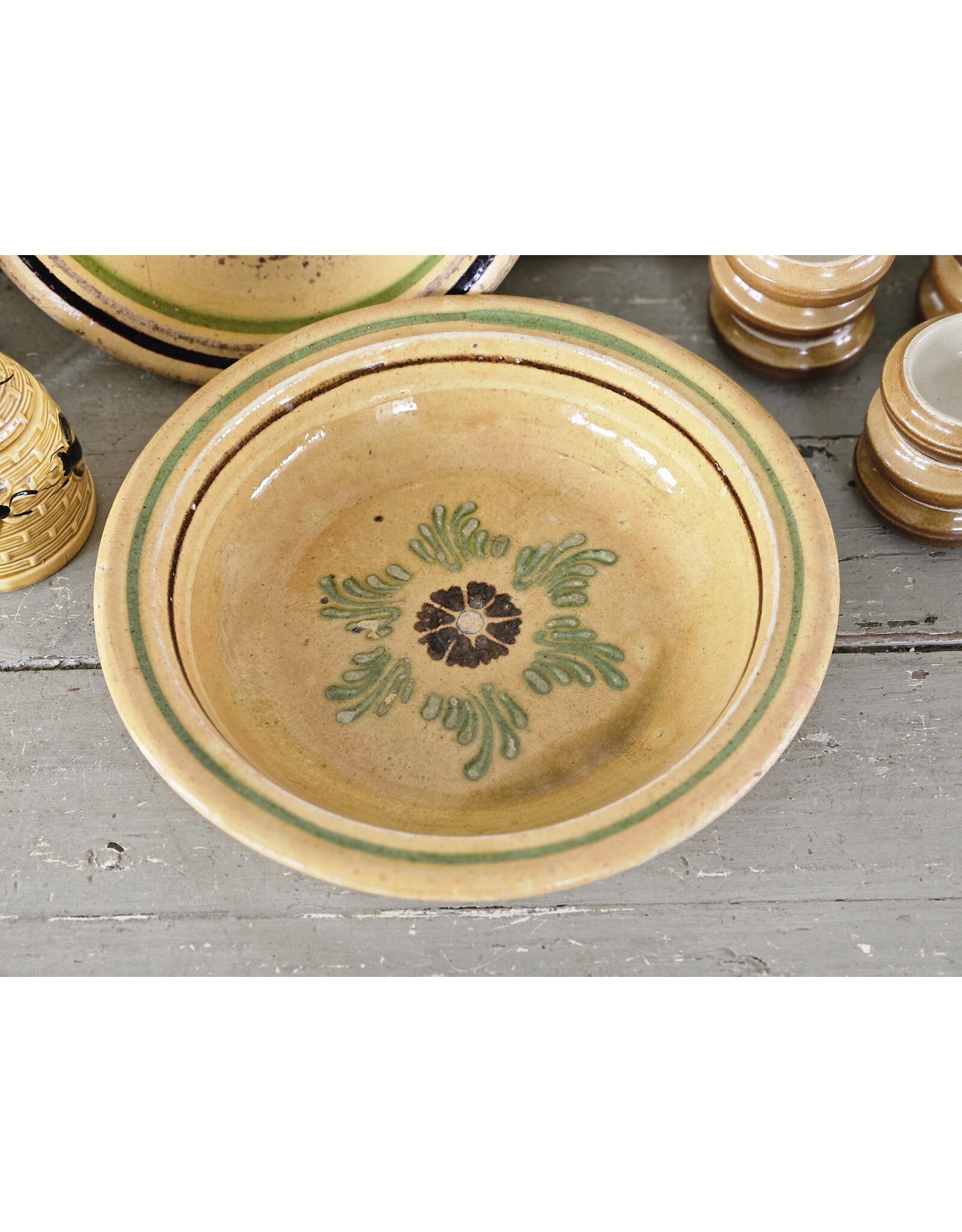 Franse Aardewerken Schaal