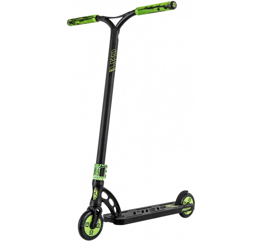 Madd Gear VX9 Extreme Slimer stunt scooter