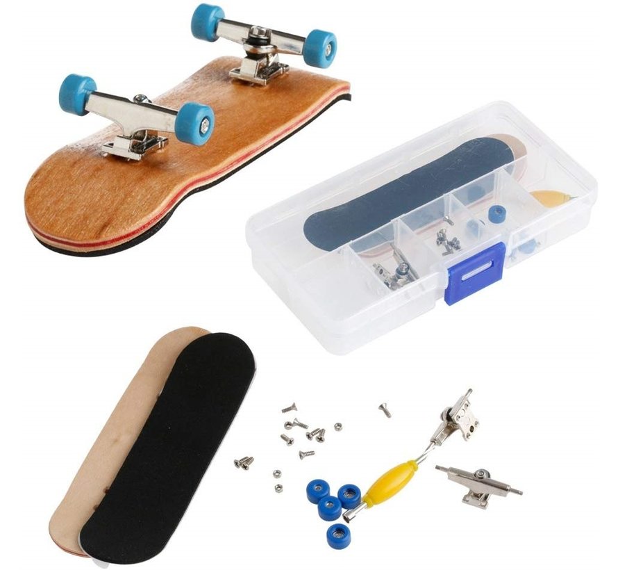 Wooden finger skateboard set