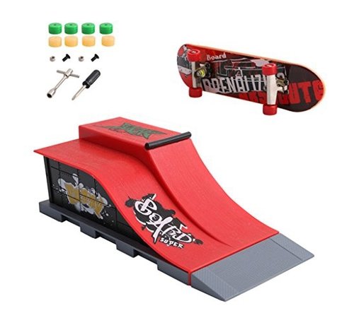 Skatepark Grind Box mit Skateboard - Streetsurfshop