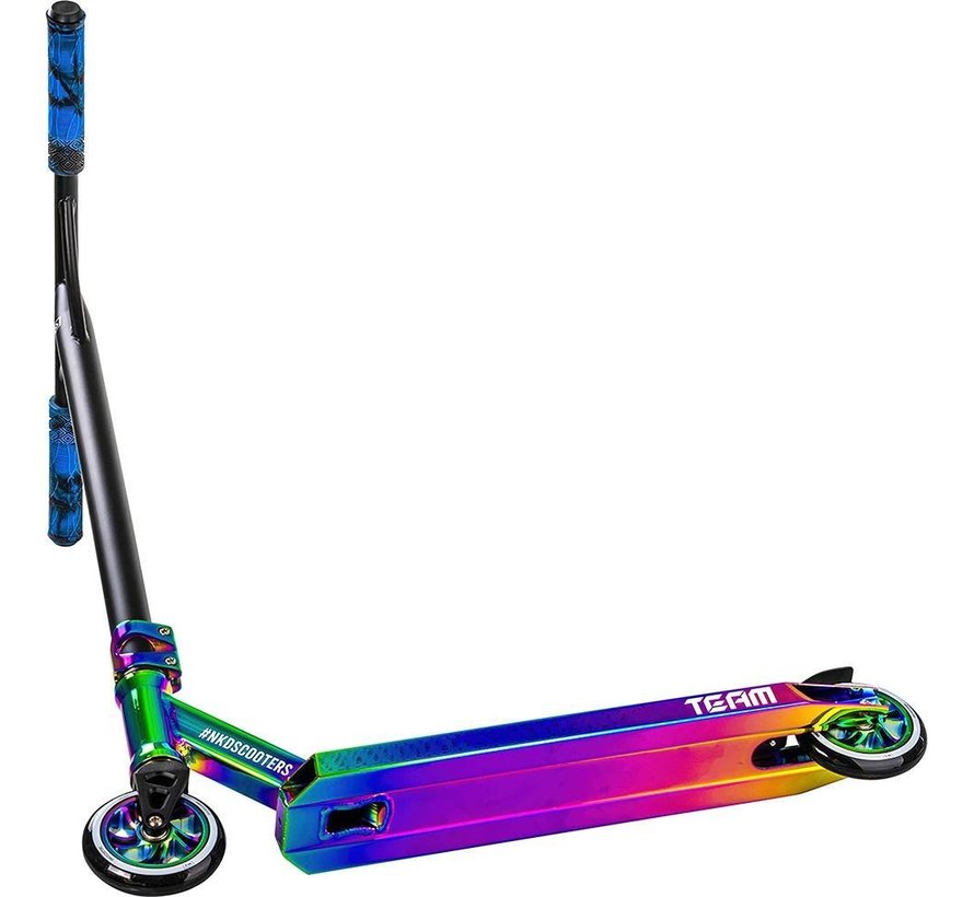 Trottinette freestyle NKD Team de couleur Rainbow