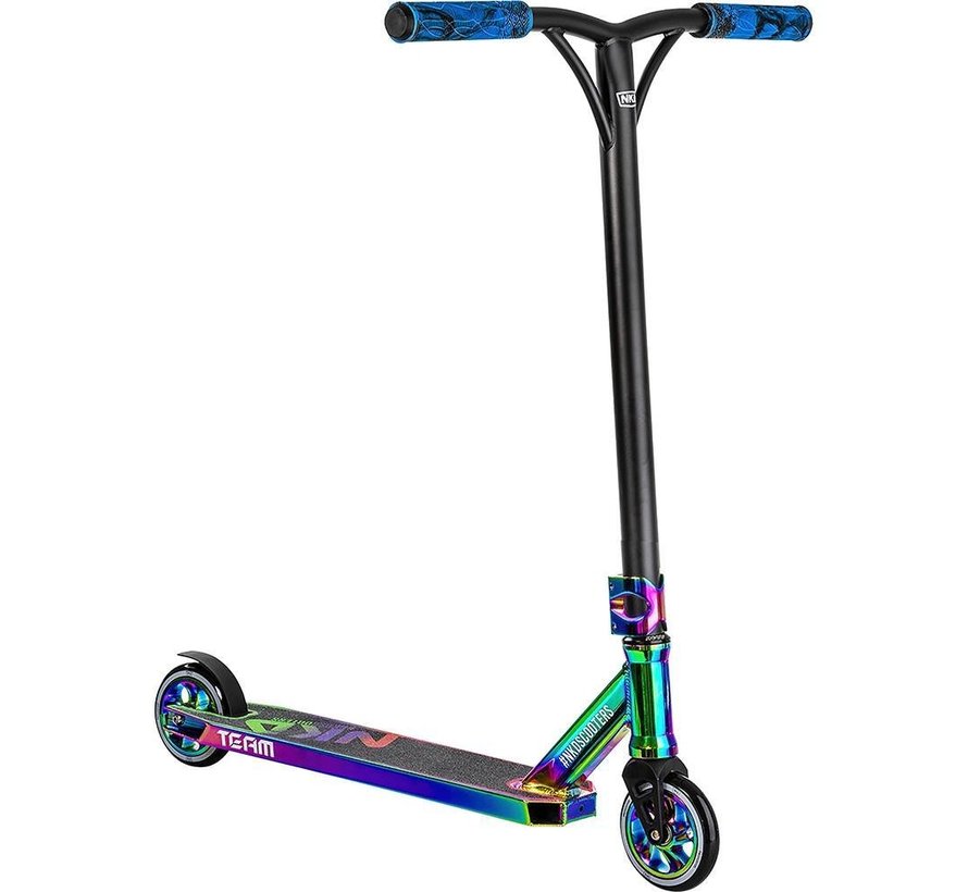 Trottinette freestyle NKD Team de couleur Rainbow